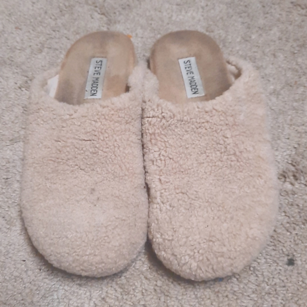 Steve madden size 7 tan slip ons